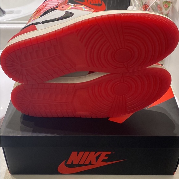 Jordan 1 spider verse - Picture 4 of 5